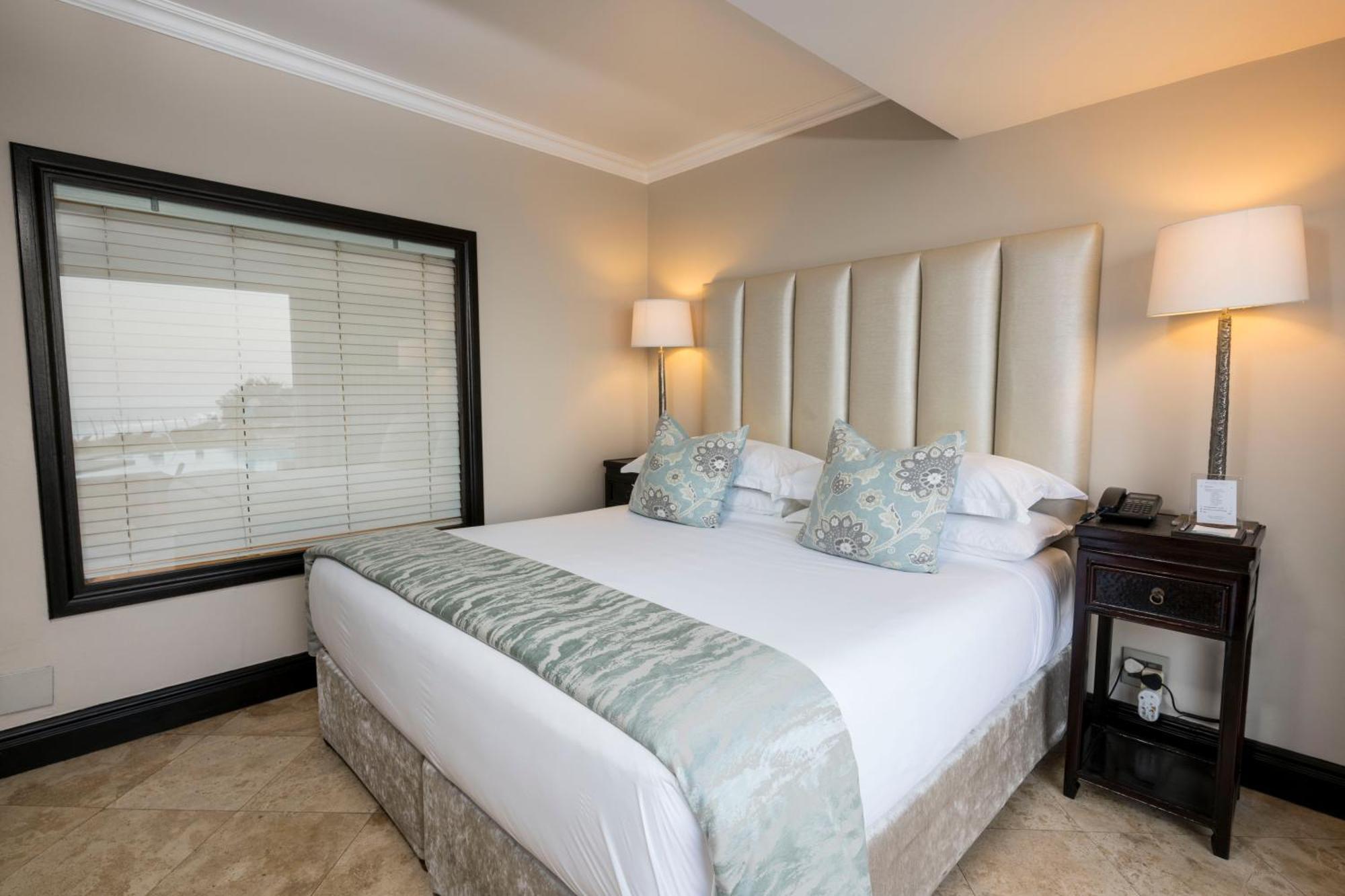 Beverly Hills Durban Luaran gambar A bedroom at the Taj Mahal Palace