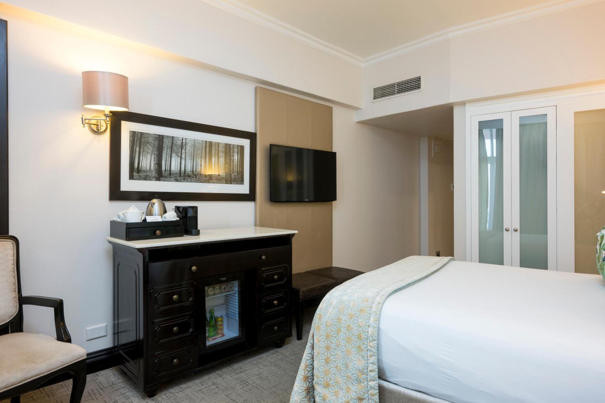 Beverly Hills Durban Luaran gambar A room at the hotel