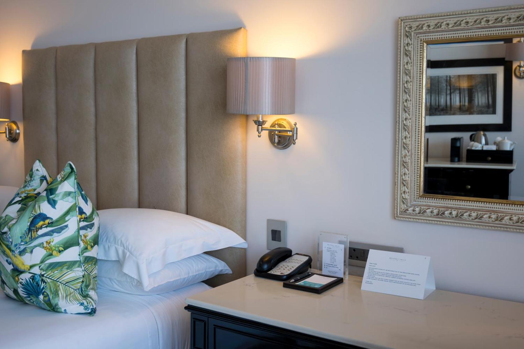 Beverly Hills Durban Luaran gambar A room at the hotel