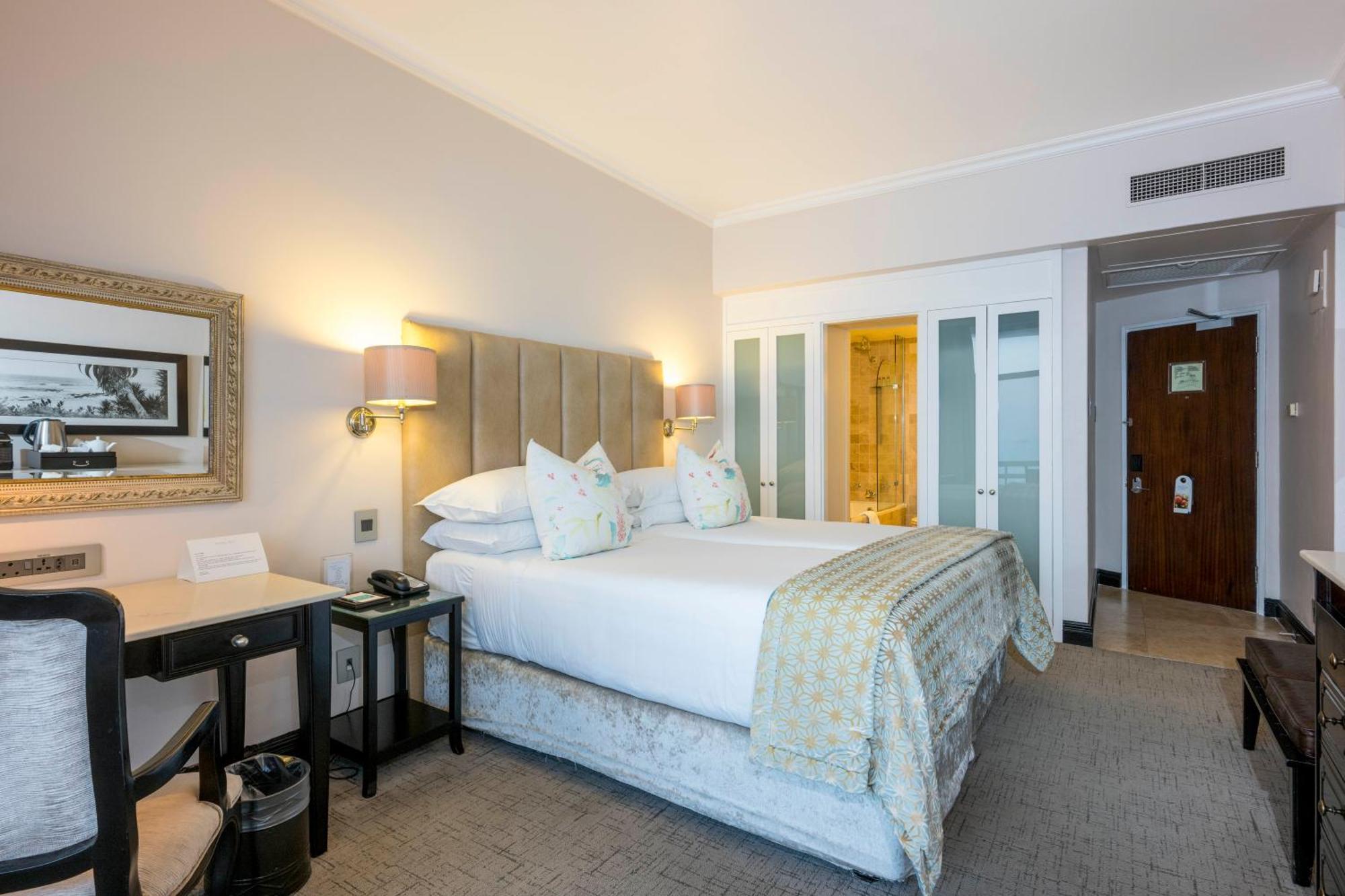 Beverly Hills Durban Luaran gambar A room at the hotel