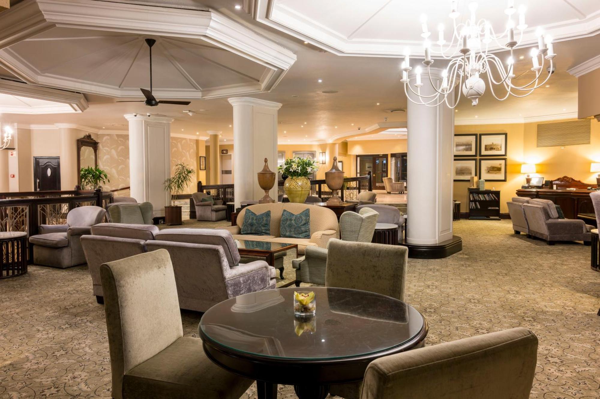 Beverly Hills Durban Luaran gambar The interior of the hotel