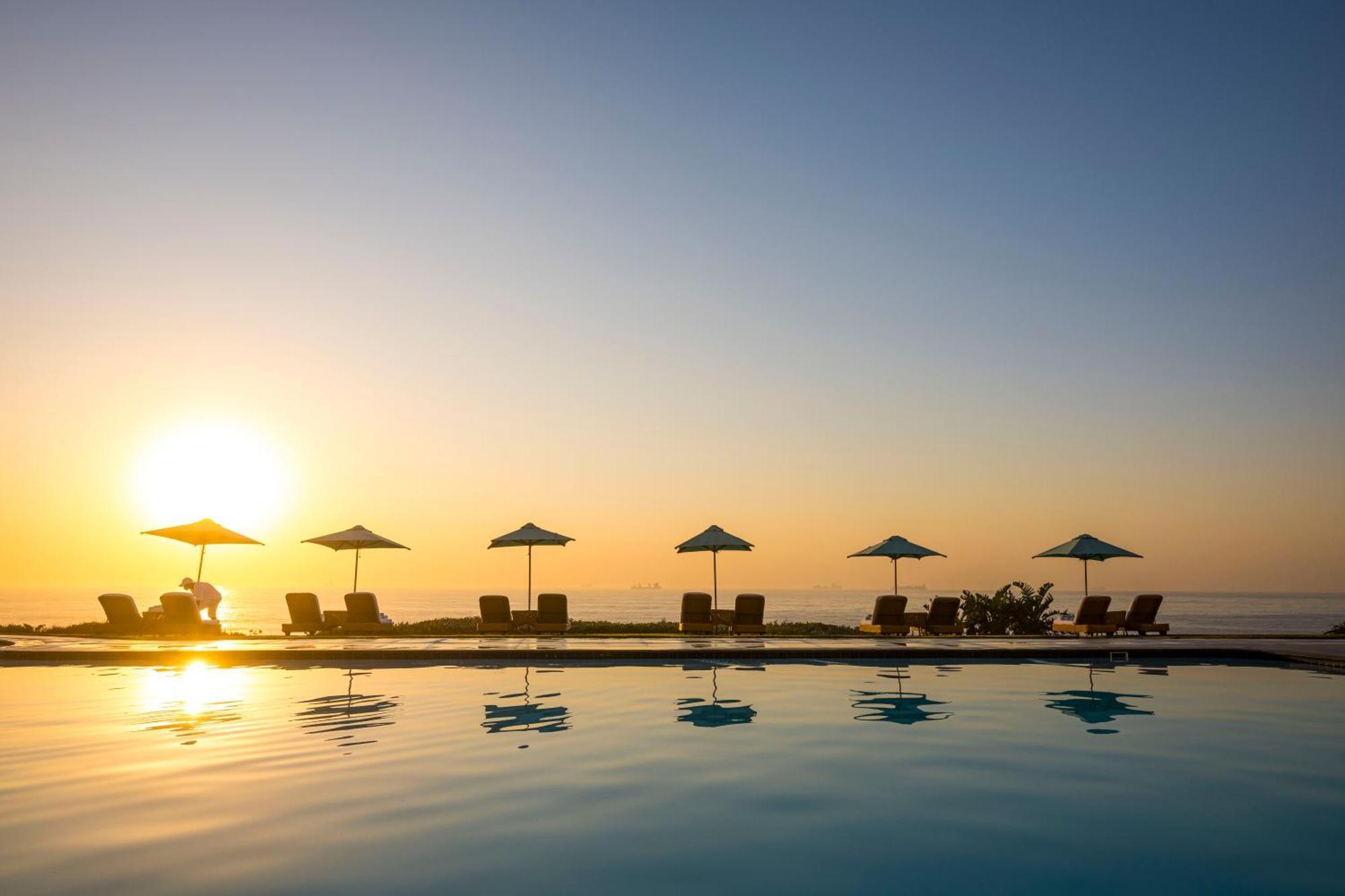 Beverly Hills Durban Luaran gambar Sunset at the pool