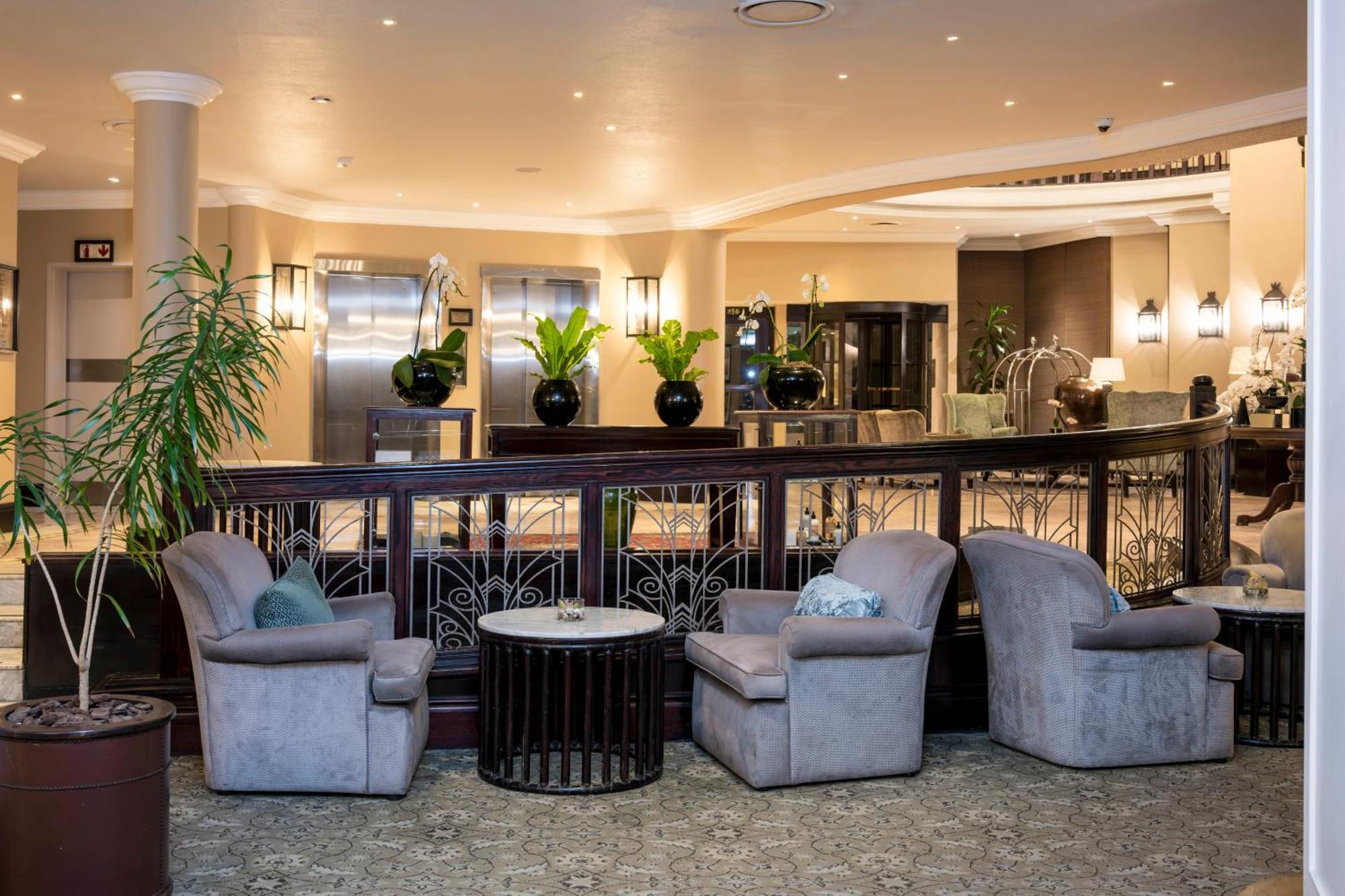 Beverly Hills Durban Luaran gambar The lobby of the hotel